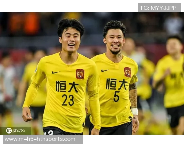 恒大足球明星见面会盛大举行球迷热情互动共庆足球盛宴